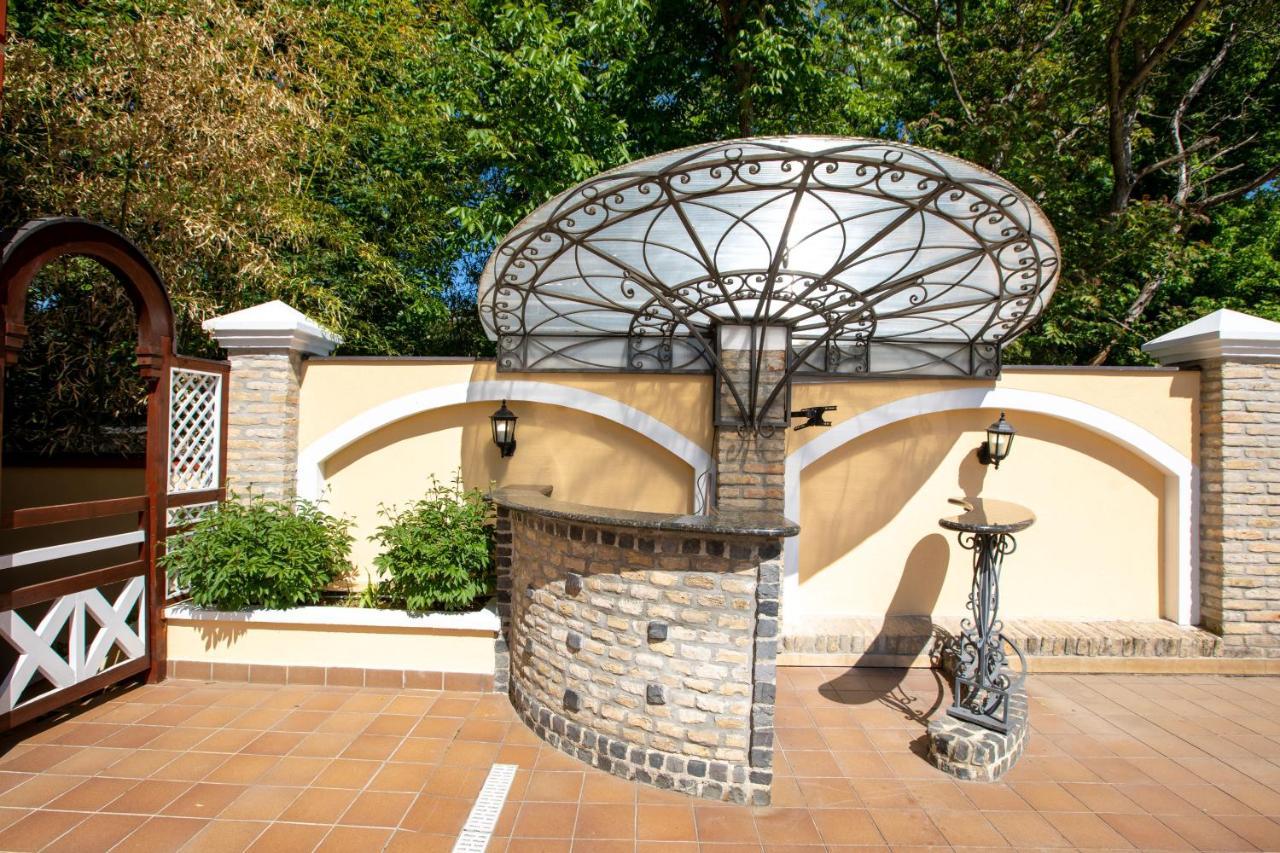 Hotel Vila Lago Palics Kültér fotó