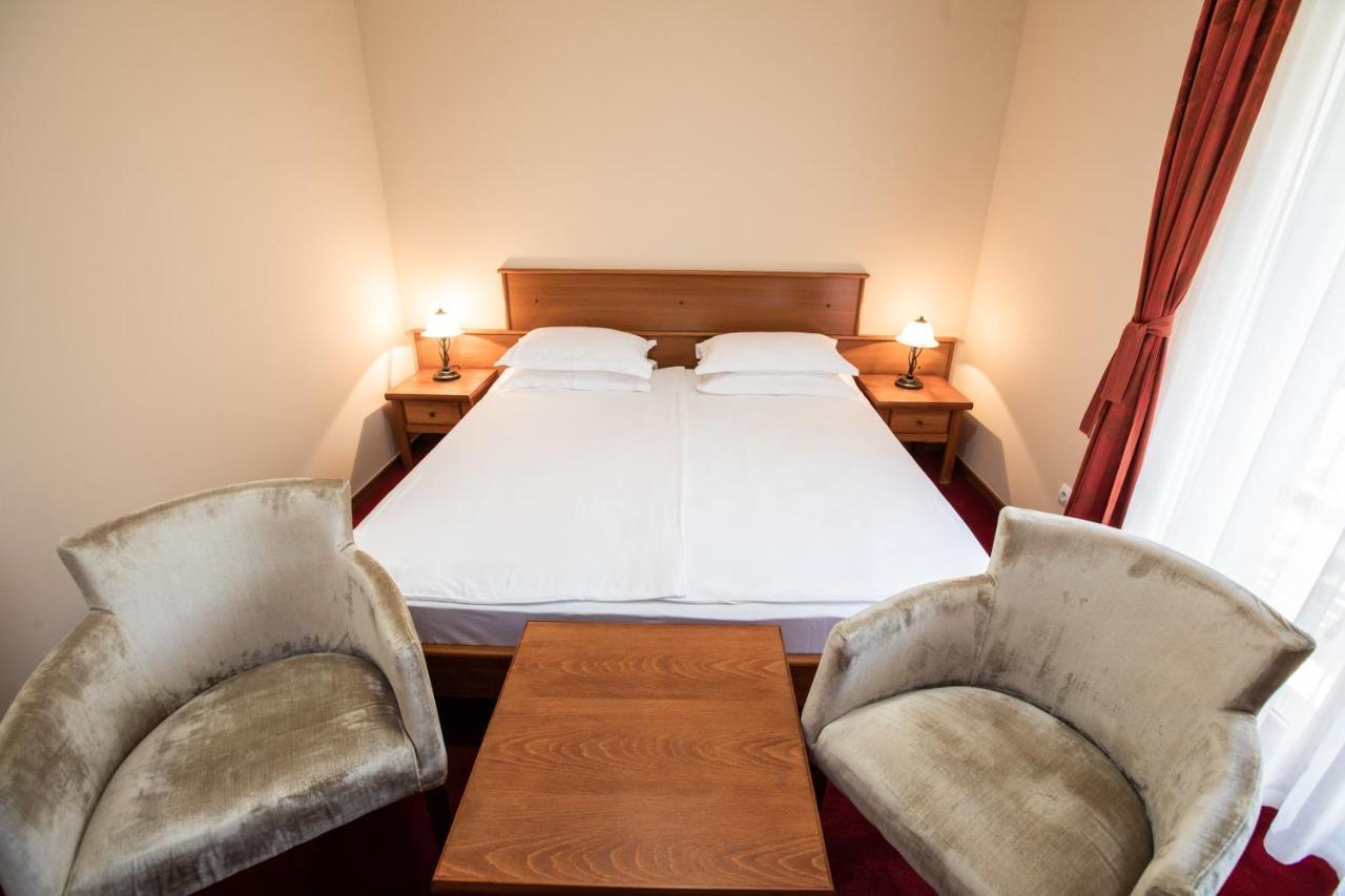 Hotel Vila Lago Palics Kültér fotó