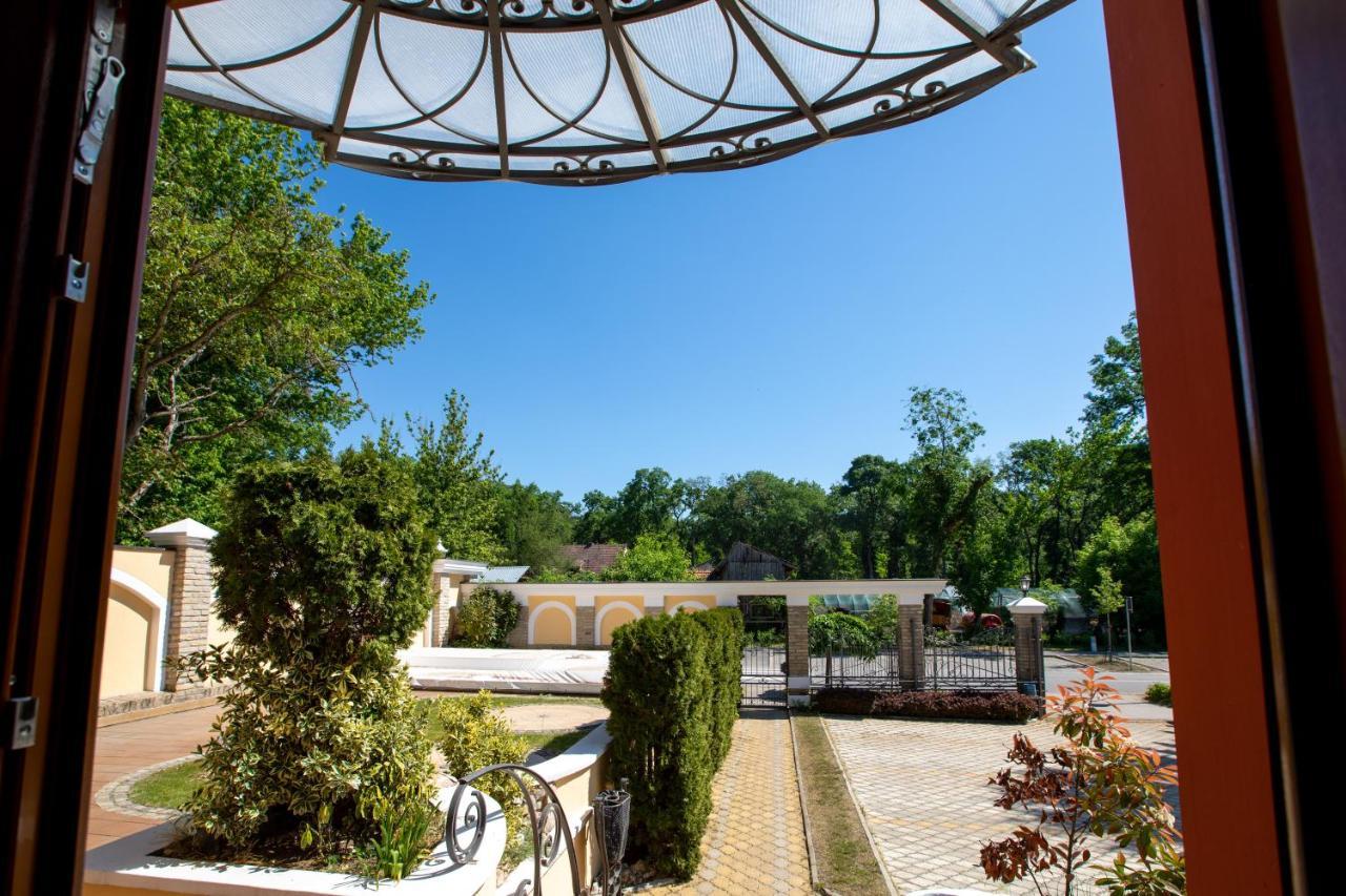 Hotel Vila Lago Palics Kültér fotó