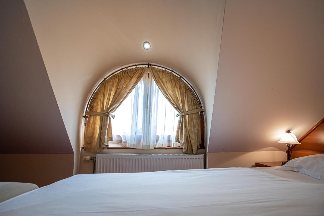 Hotel Vila Lago Palics Kültér fotó