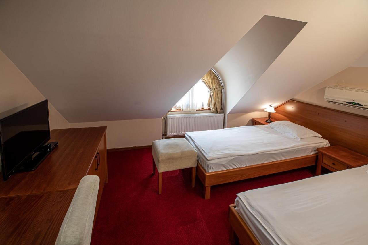 Hotel Vila Lago Palics Kültér fotó