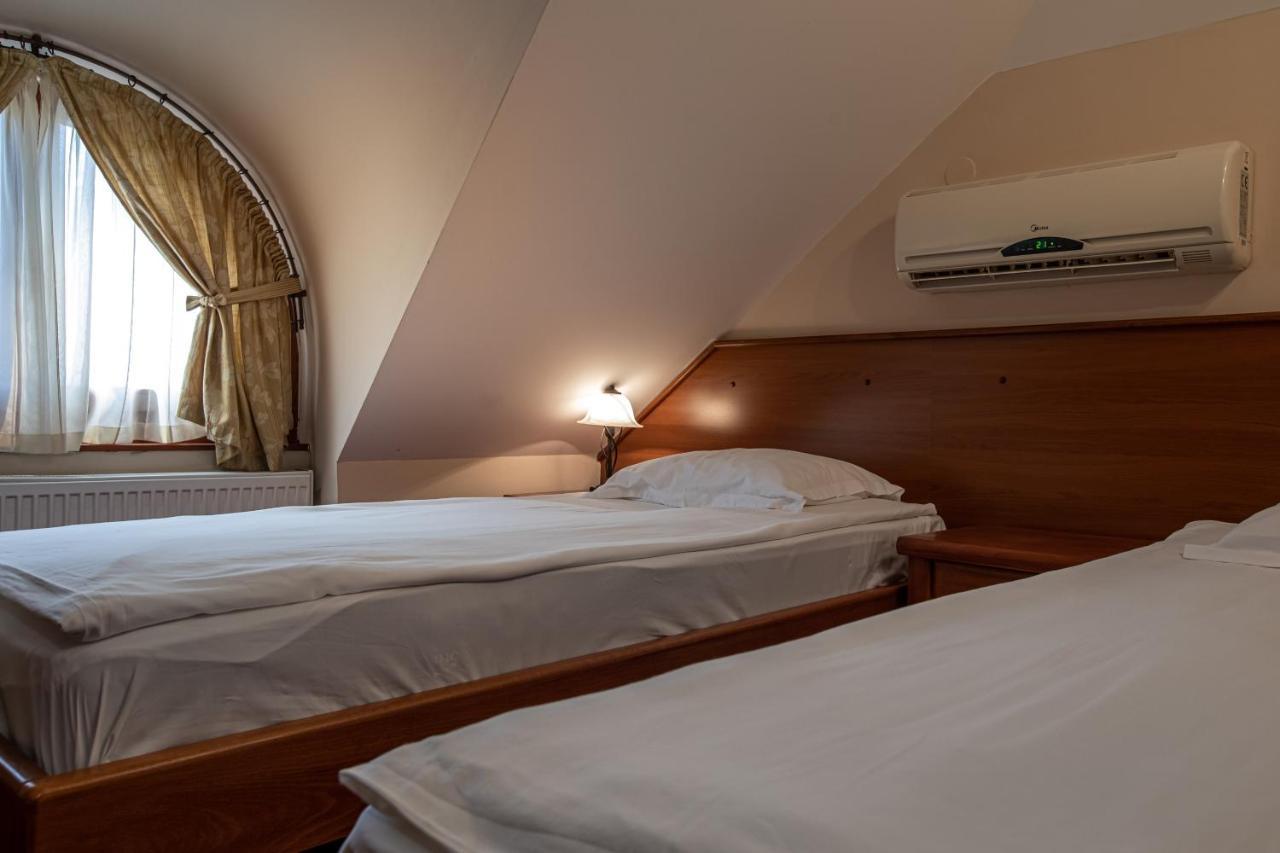 Hotel Vila Lago Palics Kültér fotó